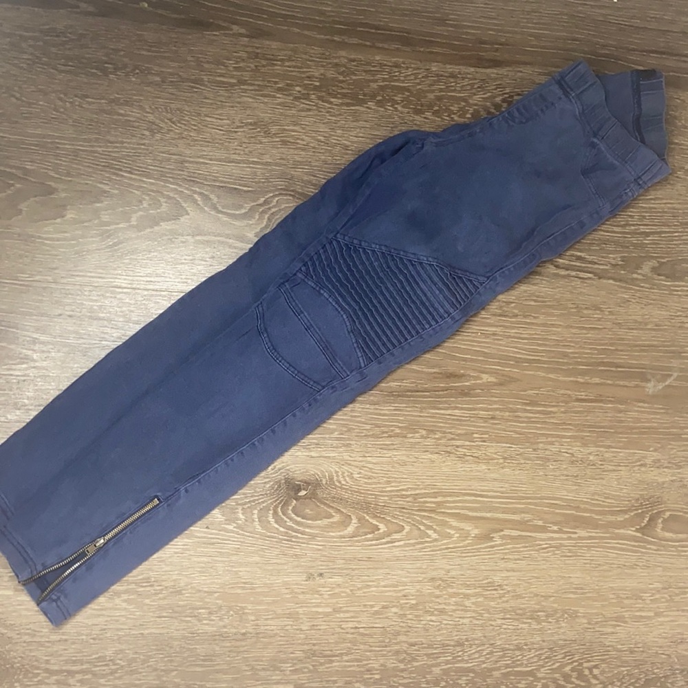 Soft thick capri leggings